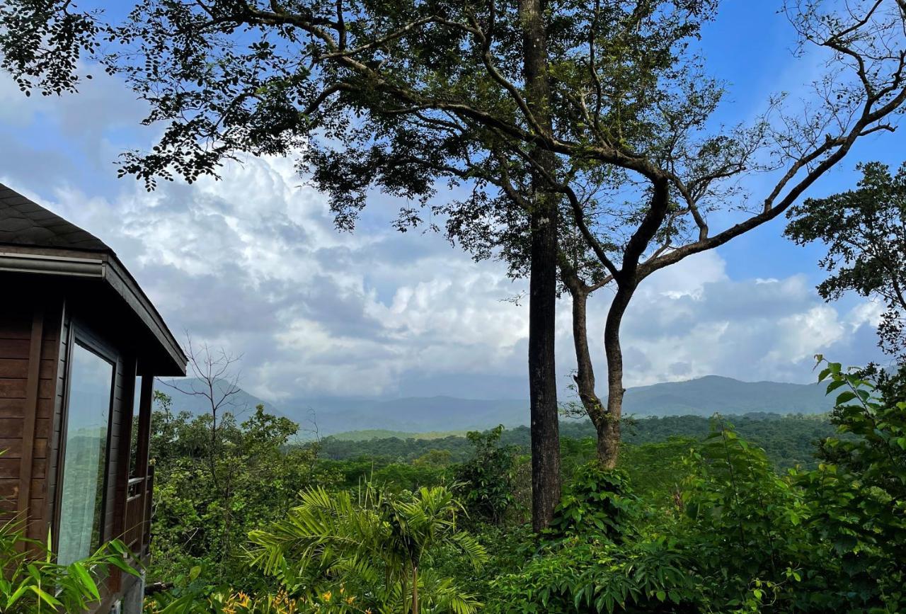 The Postcard Hideaway, Netravali Wildlife Sanctuary, Goa Hotel Vichondrem Exterior foto