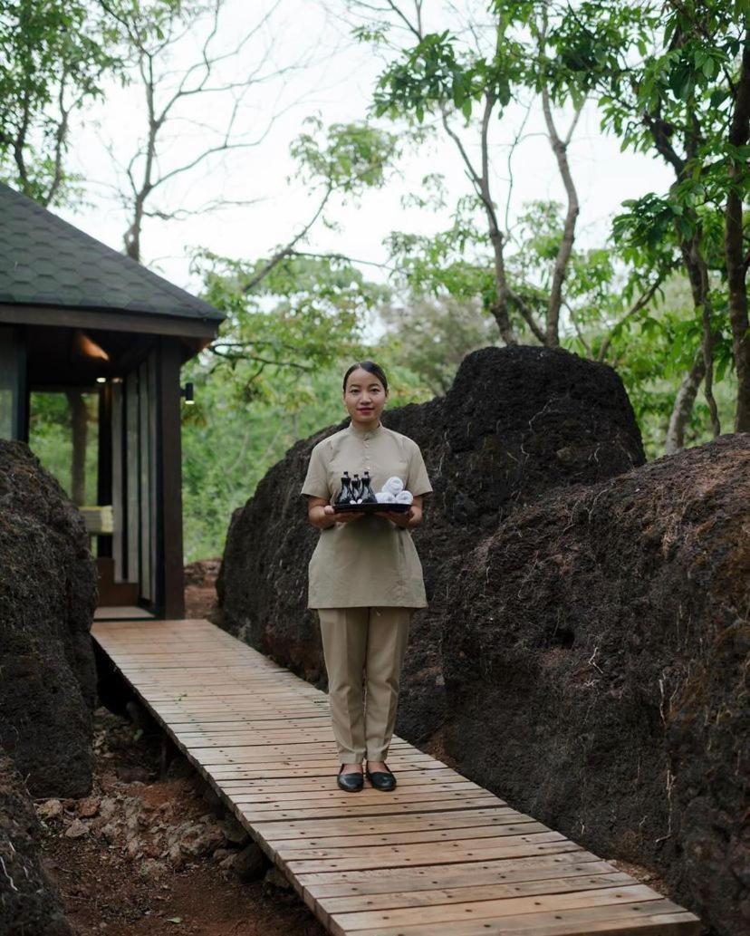The Postcard Hideaway, Netravali Wildlife Sanctuary, Goa Hotel Vichondrem Exterior foto